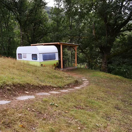 مكان تخييم Caravane En Pleine Nature *